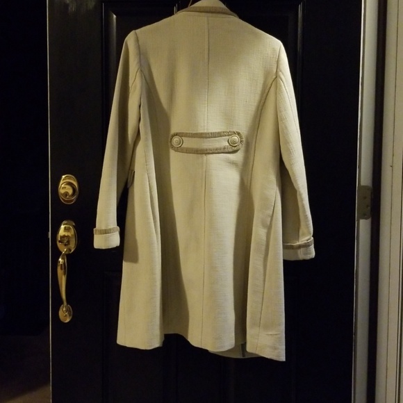 Coat - Picture 4 of 5